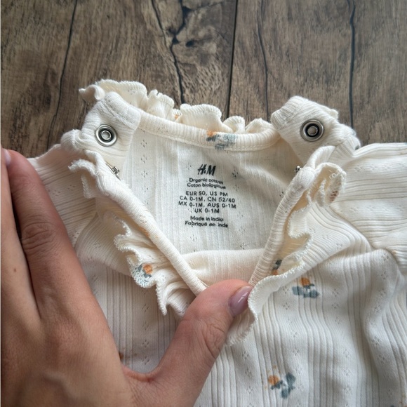 Baby Preemie Beige Bundle - H & M - Picture 7 of 9